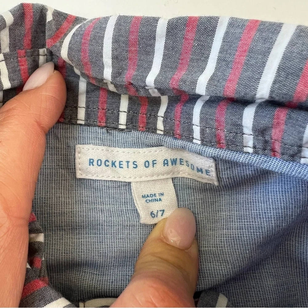 ✨5 for $25✨ Rockets of Awesome Classic Red and Blue Button Down Shirt